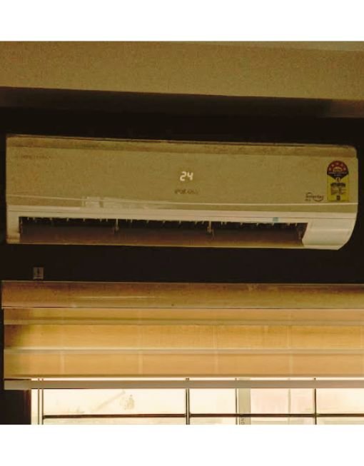 Voltas 185V Vectra CAR running in medium speed setting at 24 °C 