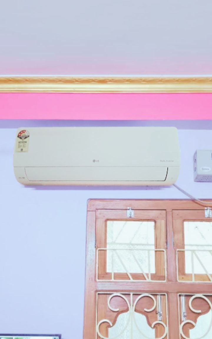 Close view of LG 1.5 Ton 3 Star AS-Q18JNXE